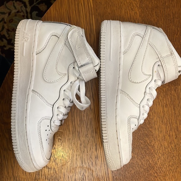 Boys Nike Air Force 1 size 4. Excellent Condition - Picture 3 of 8